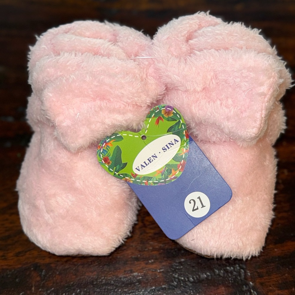 New Pink Baby Walker Cozy Boots size 21 or 4Toddler